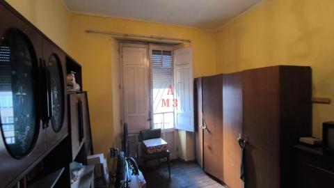 Piso de 80 m<sup style='color: #fff;'>2</sup> con 3 habitaciones y 1 baños en Crucero.