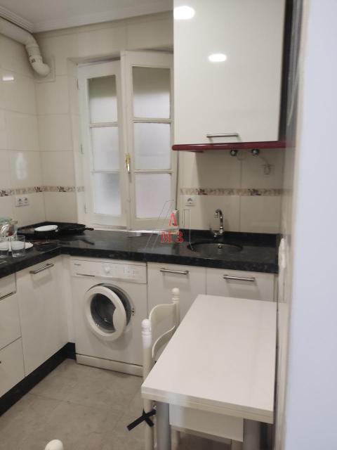 Piso de 80 m<sup style='color: #fff;'>2</sup> con 2 habitaciones y 1 baños en Centro.