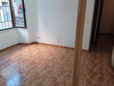 Piso de 70 m<sup style='color: #fff;'>2</sup> con 2 habitaciones y 1 baños en Centro.