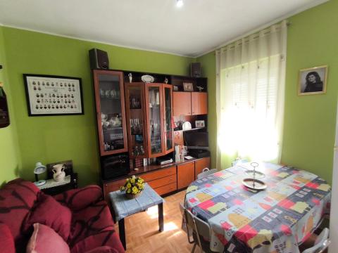 Piso de 50 m<sup style='color: #fff;'>2</sup> con 3 habitaciones y 1 baños en Carrocera.