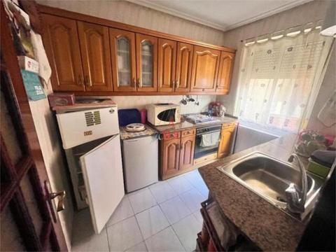 Piso de 65 m<sup style='color: #fff;'>2</sup> con 3 habitaciones y 1 baños en Antibióticos.