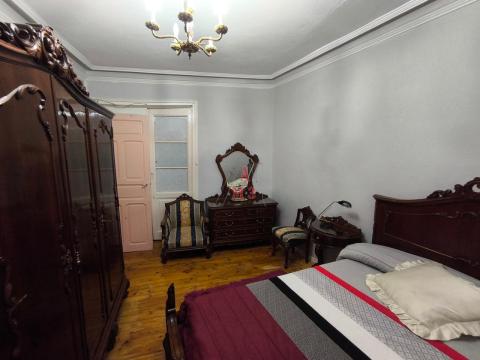 Piso de 67 m<sup style='color: #fff;'>2</sup> con 3 habitaciones y 1 baños en Casco histórico.