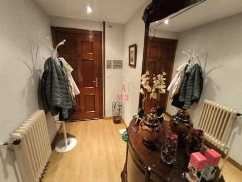 Piso de 73 m<sup style='color: #fff;'>2</sup> con 3 habitaciones y 1 baños en San Andrés del Rabanedo.